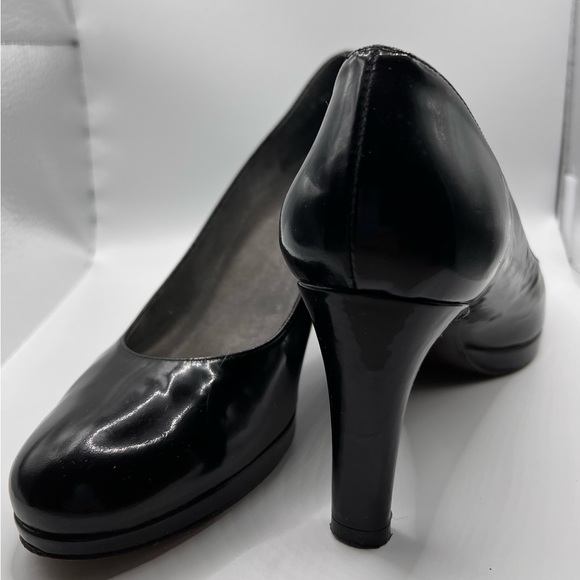 Beautiful Stuart Weitzman Black Patten Leather Pumps, Good Condition-Used-7 1/2M - Picture 6 of 10